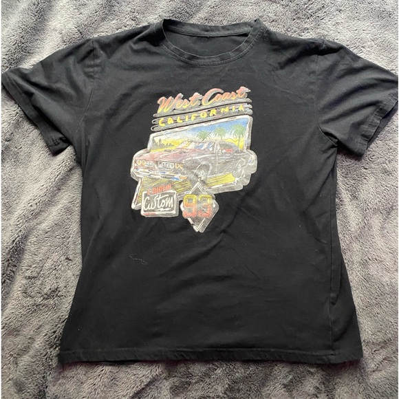 Graphic tee - Picture 1 of 1